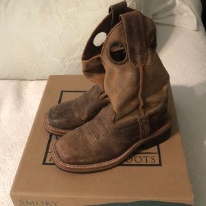Smokey Mountain kids Boots sz 8.5